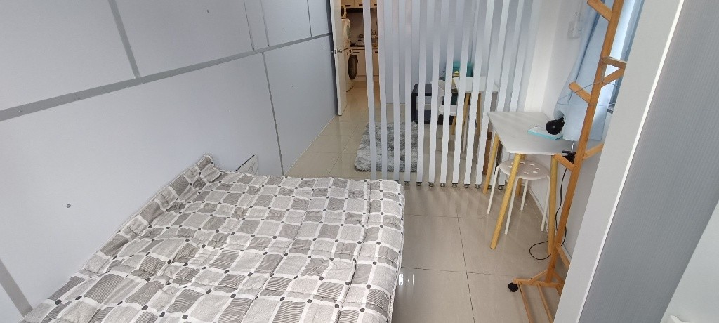 Sham Shui Po female Coliving space  Cheung Sha Building - Sham Shui Po - Bedroom - Homates Hong Kong