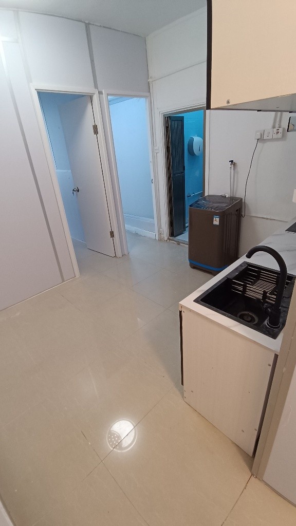 Sham Shui Po female Coliving space  Cheung Sha Building - Sham Shui Po - Bedroom - Homates Hong Kong