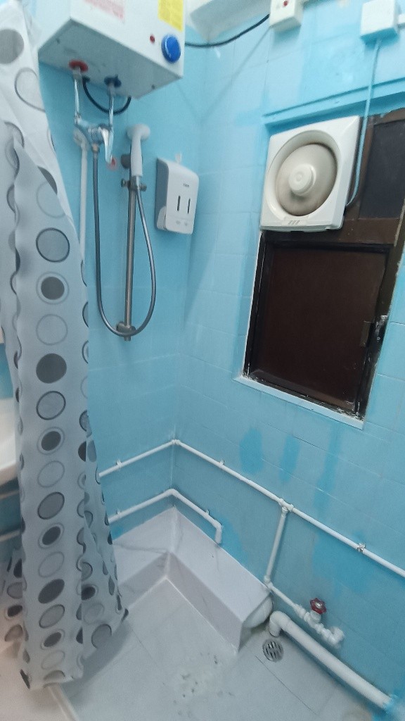 Sham Shui Po female Coliving space  Cheung Sha Building( share Toilet Kitchen) - 深水埗 - 房间 (合租／分租) - Homates 香港