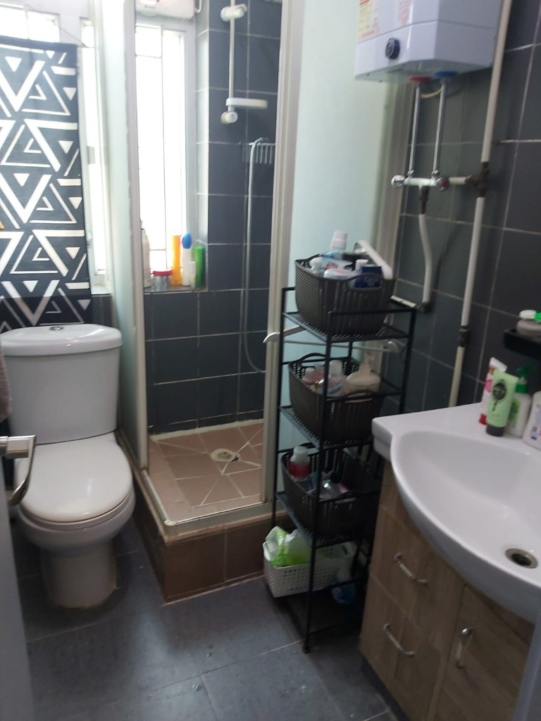 D01Yau Ma Tei Male Coliving space 寳翠大廈 - Mong Kok/Yau Ma Tei - Bedroom - Homates Hong Kong