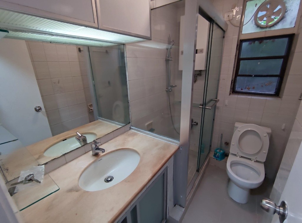 E04 male Coliving room near HKU  - 西半山 - 房间 (合租／分租) - Homates 香港