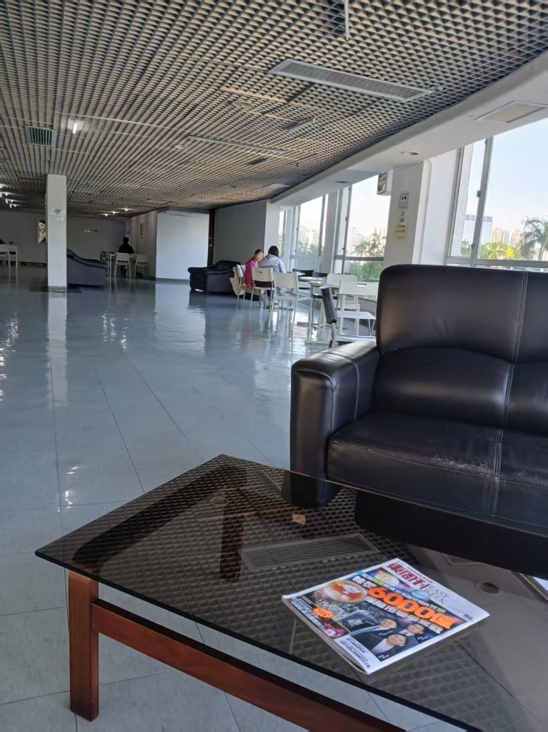 Master bedroom with ensuite bathroom, with basic furniture, high rise with sea view - 屯門 - 住宅 (整間出租) - Homates 香港