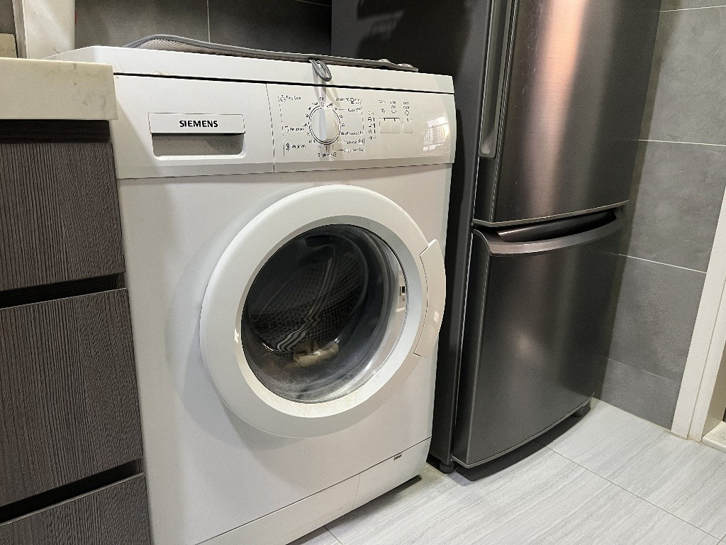 招一女室友 觀塘 分租一書睡房 光猛 全新裝修 乾淨安靜 樓下商場餐廳超市 小巴巴士地鐵 - 观塘/秀茂坪 - 房间 (合租／分租) - Homates 香港