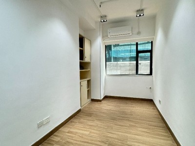 香港 -  - 九龍觀塘鴻圖道 55 號幸運工業大廈 9 樓 F 座    观塘地铁站A2出口