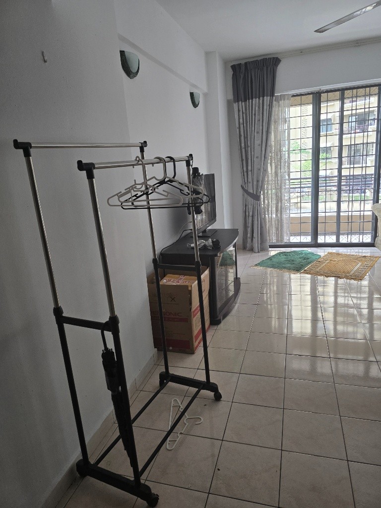 Vista komanwel c room for rent student -  - 房間 (合租／分租) - Homates 馬來西亞