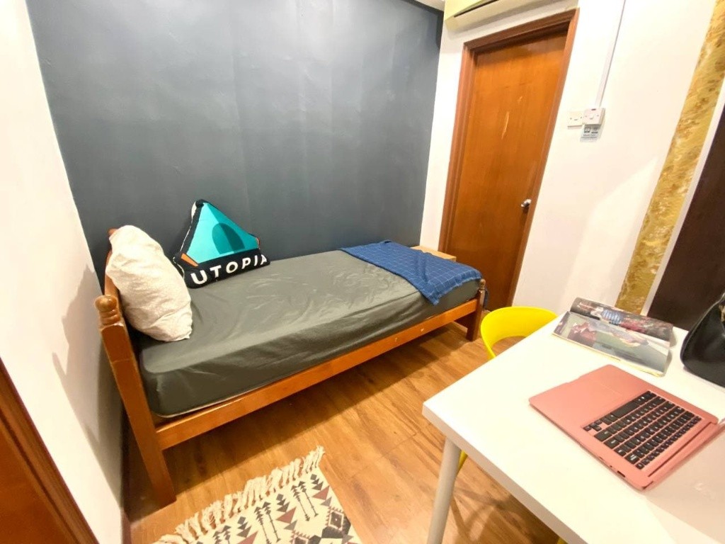 Discover a haven designed for Muslimahs At KL🧕 Privacy, serenity, and convenience await ! 🤙 - Wilayah Persekutuan Kuala Lumpur - Bedroom - Homates Malaysia