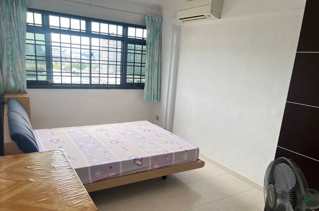 文礼 MRT 附近 大普通房出租（无中介费）非诚勿扰 - Jurong West - Bedroom - Homates Singapore