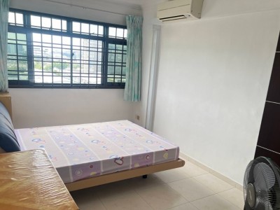 文礼 MRT 附近 大普通房出租（无中介费）非诚勿扰 - boon lay