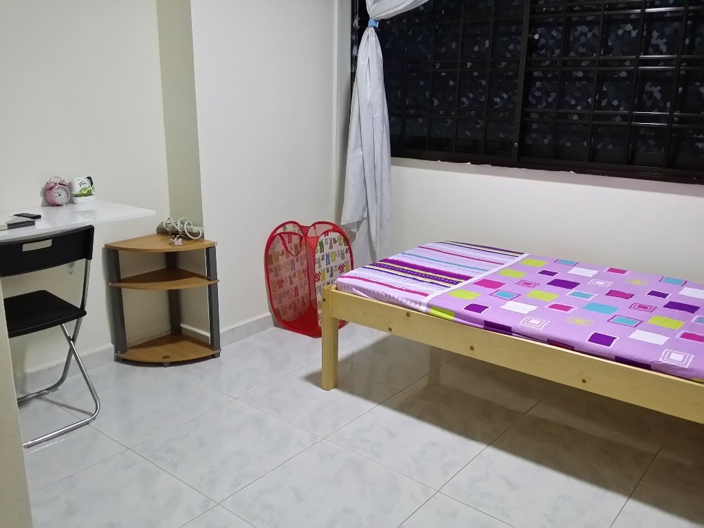 Near Pioneer MRT Common Room for Rent @ 96107306 Jurong West - Boon Lay - Bedroom - Homates Singapore