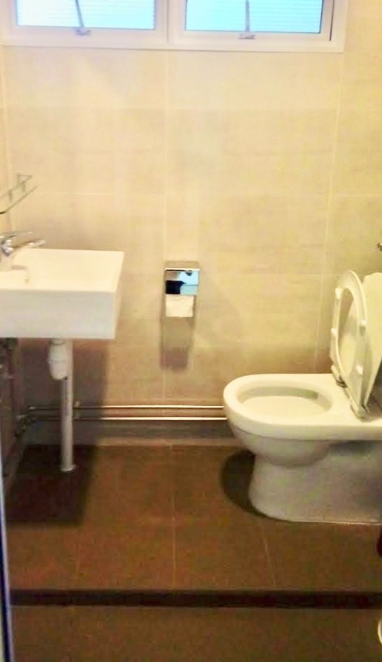 $680 aircon single ladies. Available 8 Feb. No agent fee. Contact owner for viewing. - Hougang - Bedroom - Homates Singapore