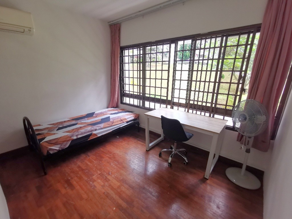 Immediate Available - Common Room/FOR 1 PERSON STAY ONLY/2 Shared Bathroom/Include Utilities/Wifi/Aircon/No Agent Fee/Light Cooking Allowed/Washing Machine - Bishan - Bedroom - Homates Singapore