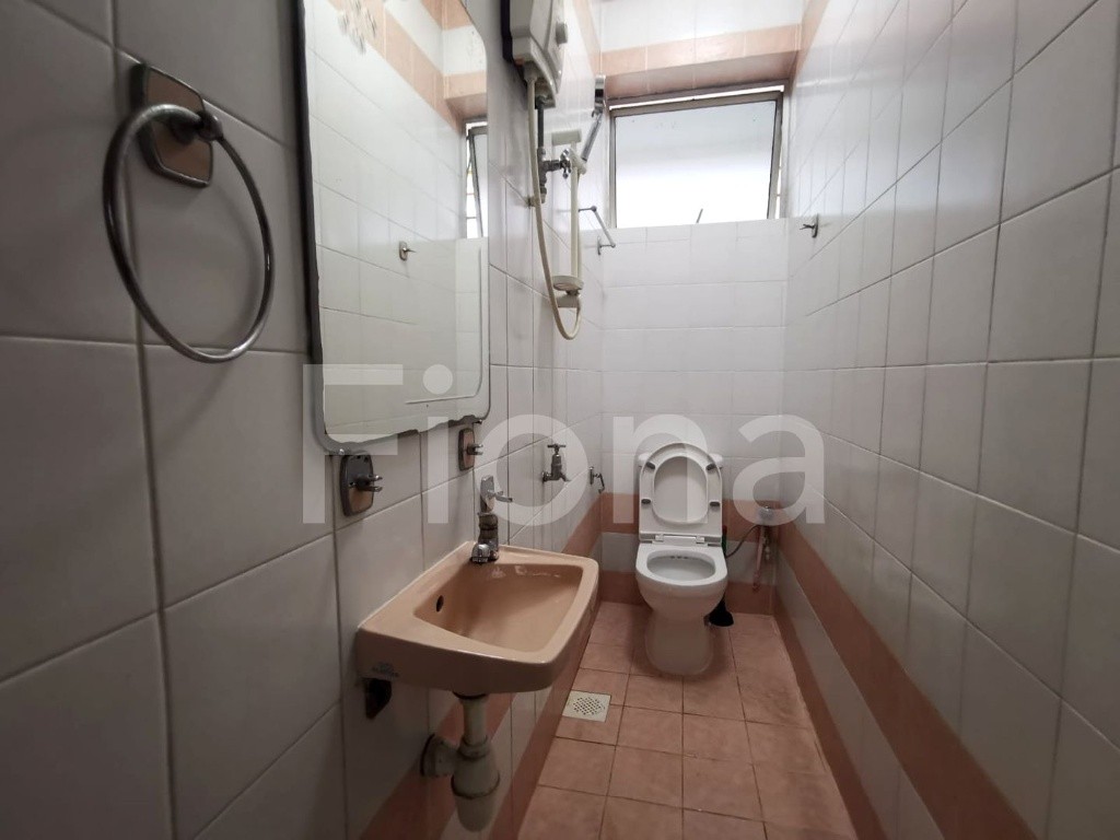 Available 02 Oct - Common Room/Strictly Single Occupancy/Wifi/Aircon/no Owner Staying/No Agent Fee/Cooking allowed/Near Lorong Chuan MRT MRT/Serangoon MRT  - Lorong Chuan - Bedroom - Homates Singapore