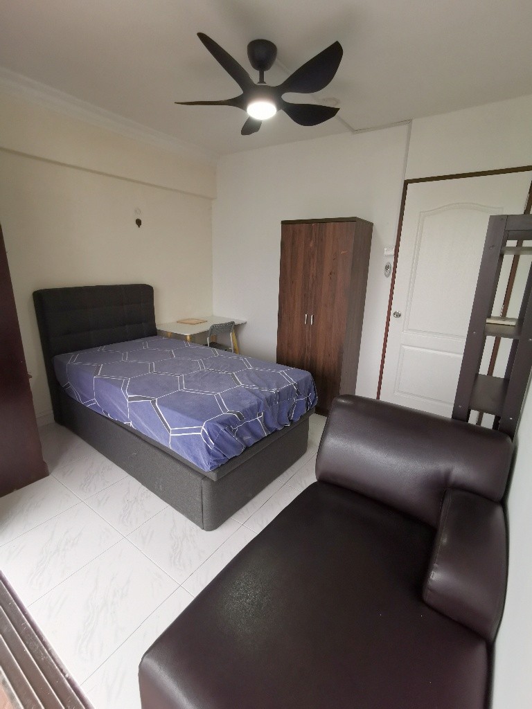 Available 02 Jan - Common Room/Strictly Single Occupancy/Wifi/ Air-con/no Owner Stayin/No Agent Fee/Cooking allowed/Near Braddell MRT/Marymount MRT/Caldecott MRT - Bishan - Bedroom - Homates Singapore