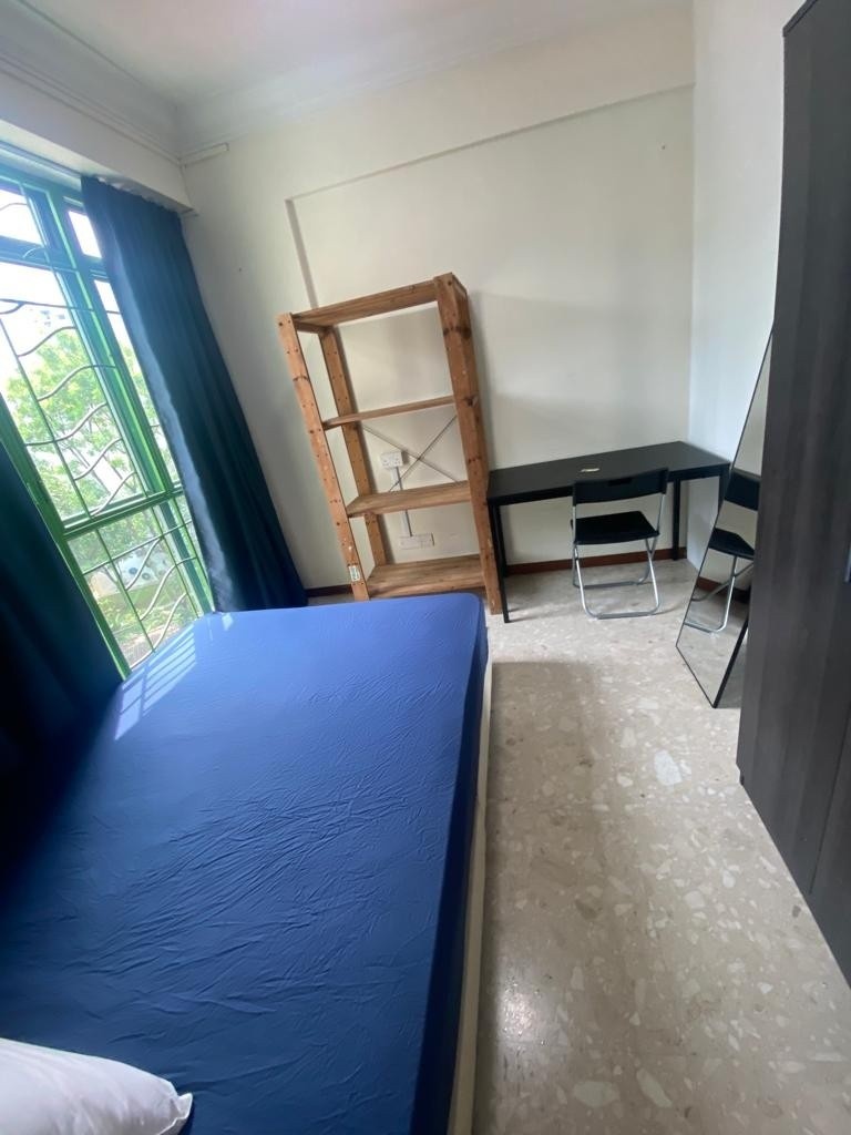 Available Immediate - Common Room/FOR 1 PERSON STAY ONLY/Wifi/No owner staying/No Agent Fee/Cooking allowed/Near Boon Lay MRT, Lakeside MRT  - Boon Lay - Bedroom - Homates Singapore