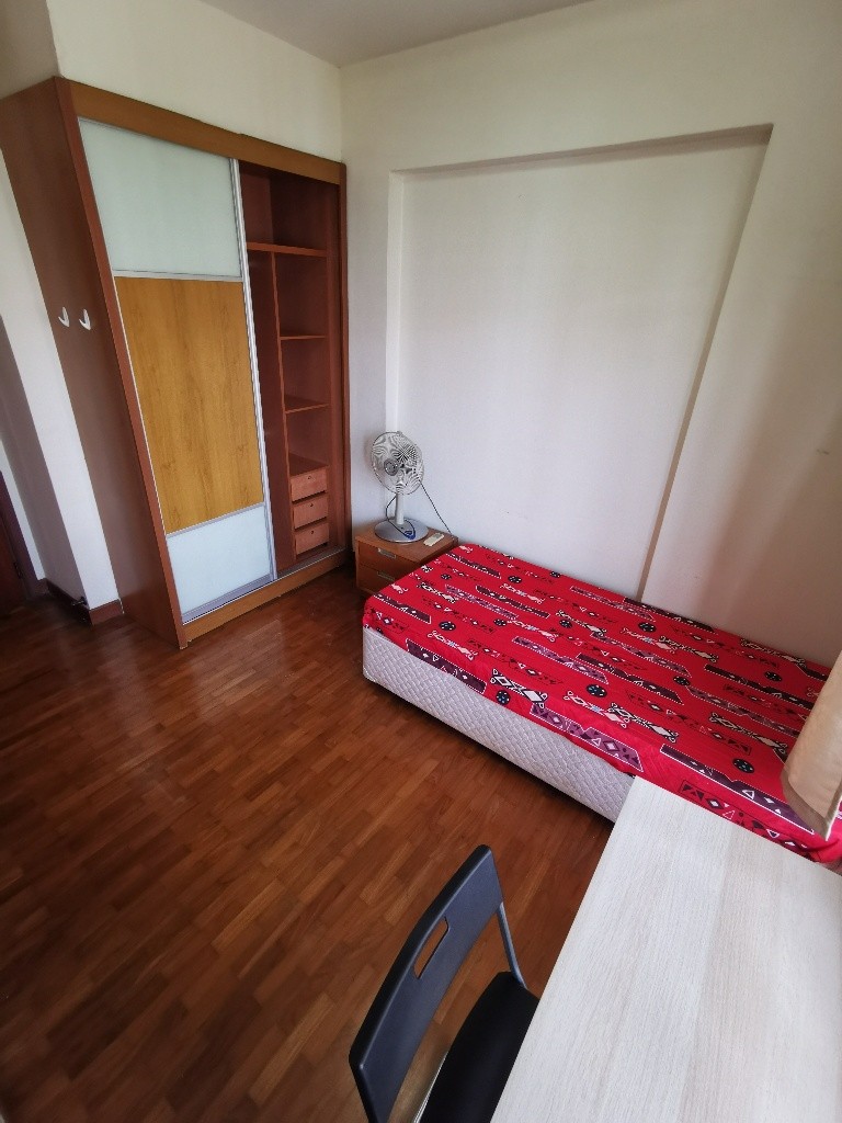 Available 02 Jan - Common Room/ Strictly Single Occupancy/no Owner Staying/No Agent Fee/Cooking allowed / Chinese garden MRT /Boon Lay / Jurong  - Boon Lay - Bedroom - Homates Singapore