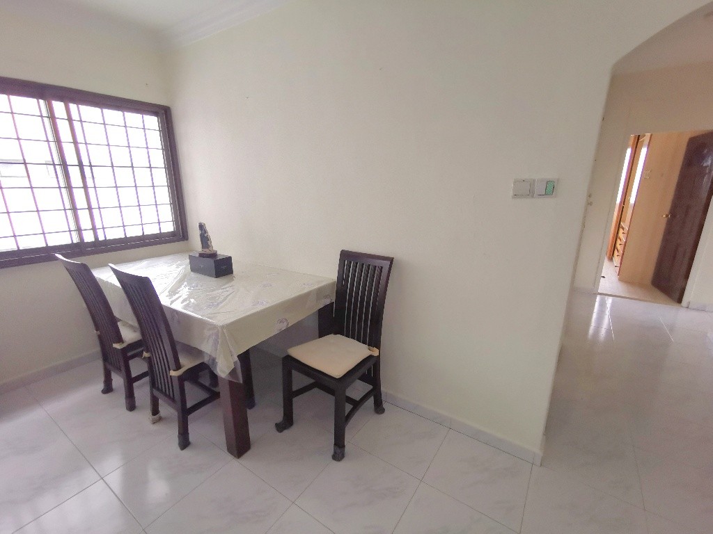 Master Room/Strictly Single Occupancy/no Owner Staying/No Agent Fee/Cooking allowed / Near Braddell MRT / Marymount MRT / Caldecott MRT/ Available 19 Jan - Bishan - Bedroom - Homates Singapore