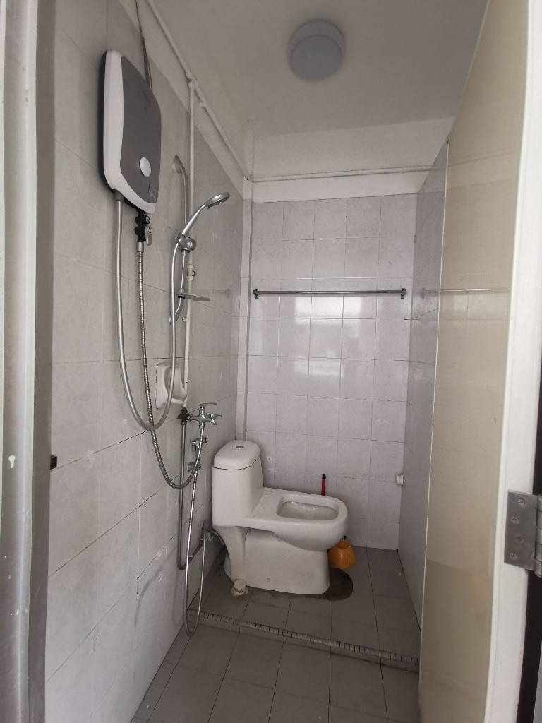 Available Immediate/Common Room/FOR 1 PERSON STAY ONLY/Wifi/No window/Light cooking allowd/No owner staying/No Agent Fee/Near Novena MRT/Toa Payoh MRT/Caldecott MRT - Novena 诺维娜 - 分租房间 - Homates 新加坡