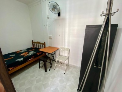 Available Immediate/Common Room/FOR 1 PERSON STAY ONLY/Wifi/No window/Light cooking allowd/No owner staying/No Agent Fee/Near Novena MRT/Toa Payoh MRT/Caldecott MRT - 5A Kim Keat Close, Singapore 328917 RM5