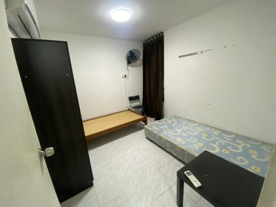 Immediate Available  - Common Room/1or2 person stay/no Owner Staying/No Agent Fee/Cooking allowed/Near Somerset MRT/Newton MRT/Dhoby Ghaut MRT - 5A Lorong 37 Geylang, #08-02, Singapore 387914