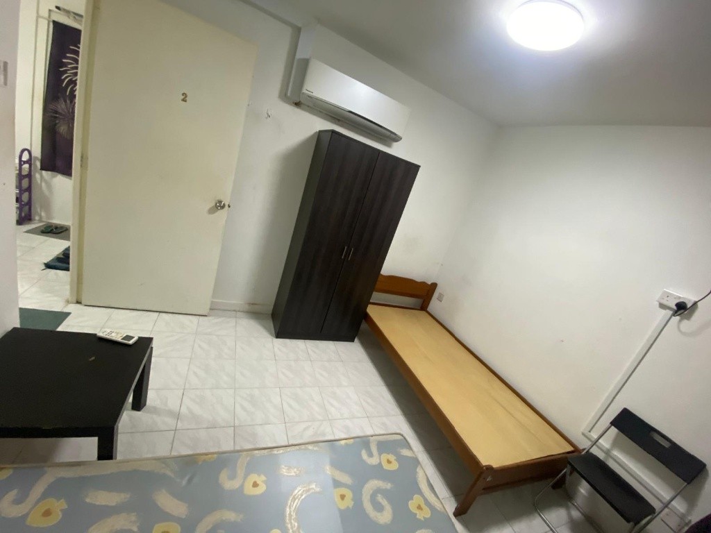 Immediate Available  - Common Room/1or2 person stay/no Owner Staying/No Agent Fee/Cooking allowed/Near Somerset MRT/Newton MRT/Dhoby Ghaut MRT - Newton - Bedroom - Homates Singapore