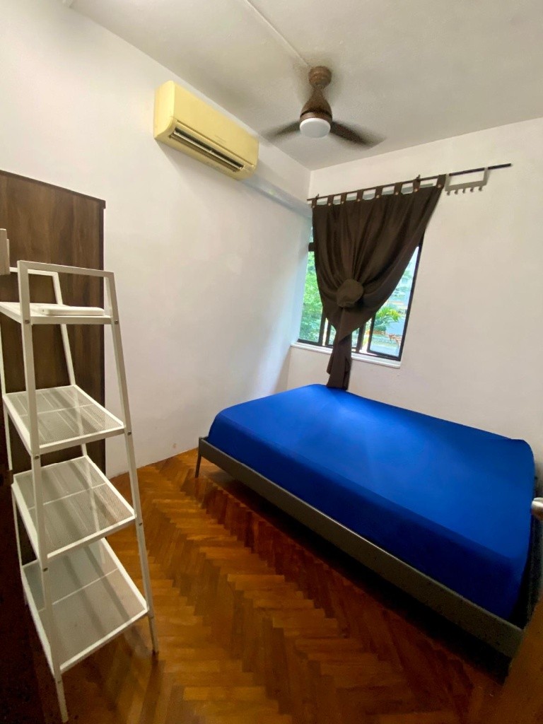 Immediate Available- Common Room/Strictly Single Occupancy/no Owner Staying/No Agent Fee/Cooking allowed / Tiong bahru / Outram MRT - Outram - Bedroom - Homates Singapore