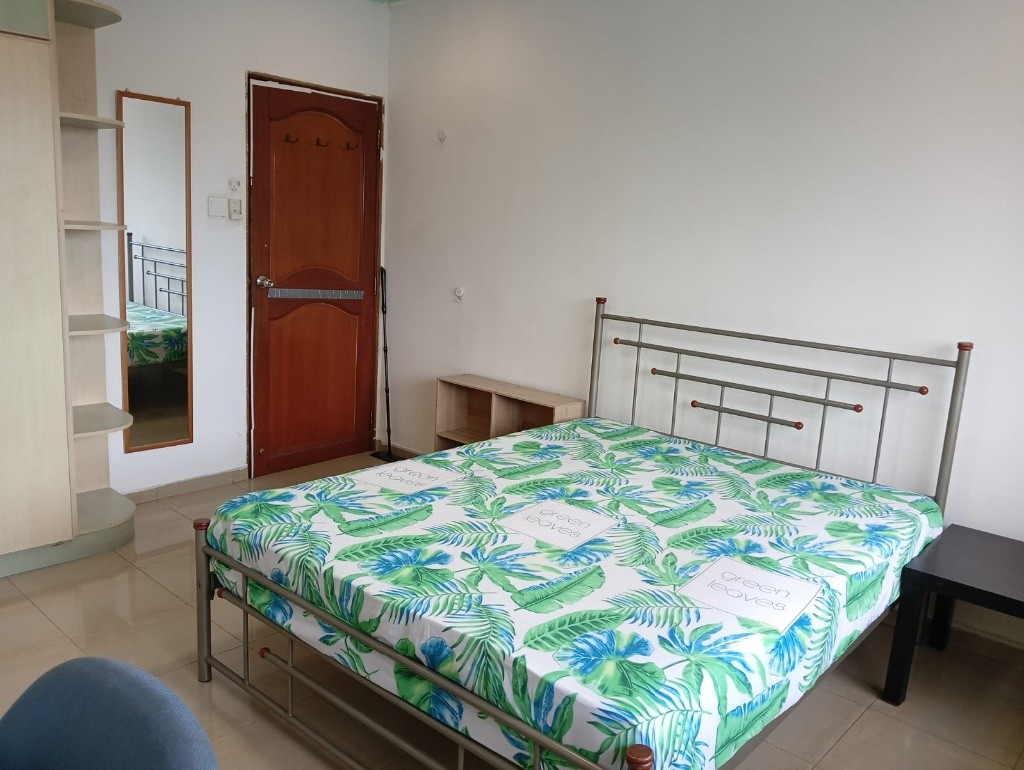 Immediate Available -Common Room/1 person in 1 room/2 Shared Bathroom/No owner Staying/Cooking Allowed/Visitors allowed/No Agent Fee/Near MRT Queenstown/Redhill/Labrador Park  - Labrador Park - Bedroo - Homates Singapore