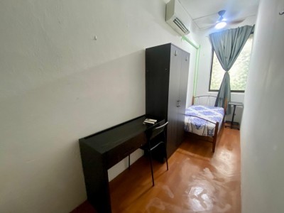 Available Immediate - Common Room/Strictly Single Occupancy/no Owner Staying/No Agent Fee/Cooking allowed/Near Havellock/Tiong Bahru MRT - 16C Kim Tiam Road,  #16CRM2, Singapore 169251