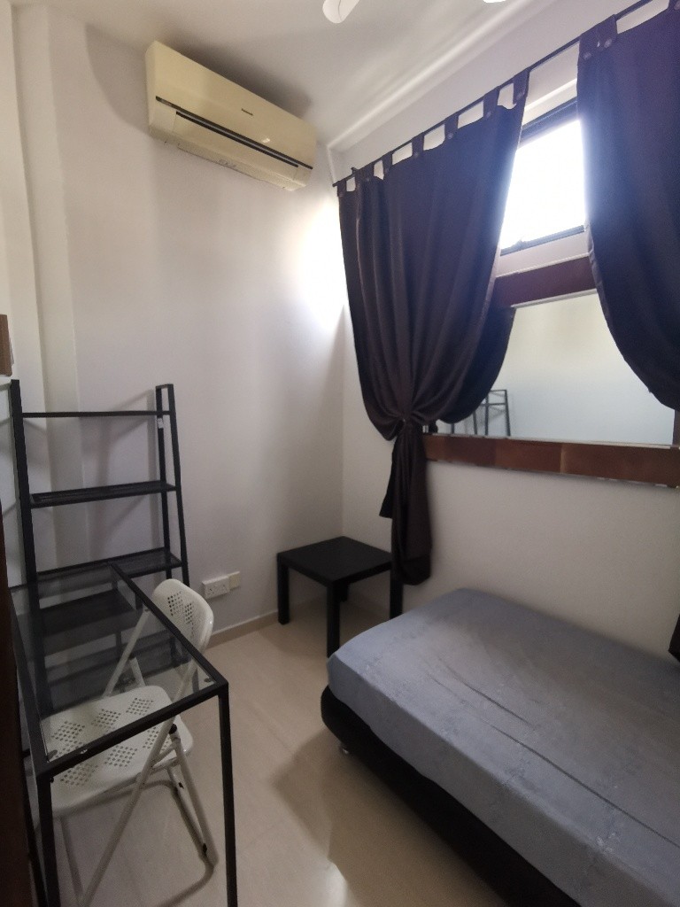 Available 11 July - Common Room/Strictly Single Occupancy/no Owner Staying/No Agent Fee/Cooking allowed/Near Somerset MRT/Newton MRT/Dhoby Ghaut MRT - Newton - Bedroom - Homates Singapore