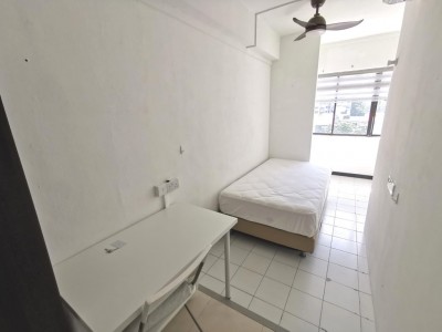 Available 2 Aug-Common Room/Single Occupancy/no Owner Staying/No Agent Fee/Cooking allowed/Orchard Mrt /  Somerset MRT/Newton MRT - 304 Orchard Road, Lucky Plaza, #09-03, Singapore 238863