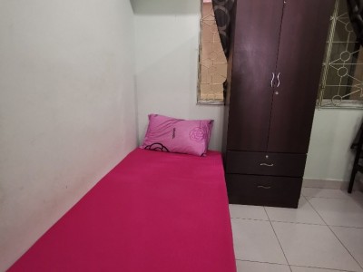 Available 12 Oct/Common Room/FOR 1 PERSON STAY ONLY/Wifi/No owner staying/No Agent Fee/Cooking allowed/Near Lavender MRT/Nicoll Highway MRT / Bugis MRT - 200 Jalan Sultan,#14-xx Textile centre, Singapore 199018