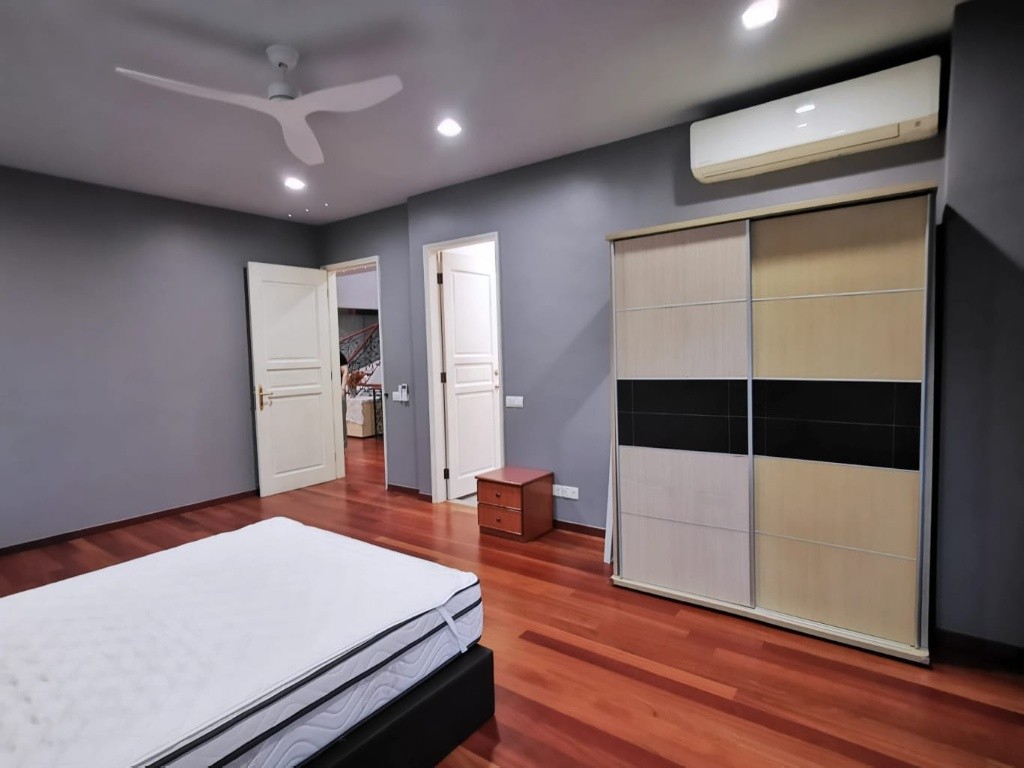 Serangoon Garden Estate, Landed Semi-D, Spacious room with attached bathroom - Serangoon - Flat - Homates Singapore