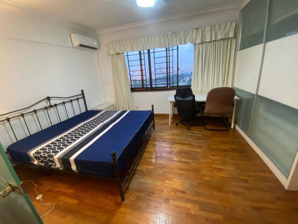 10B BRADELL VIEW - Available on 3 Sep / Master bed Room / 1or 2 person stay / Private Bathroom / WiFi / Aircon / No Owner Staying / No Agent Fee / Cooking Allowed / Near Braddell MRT / Marymount MRT / - Homates Singapore