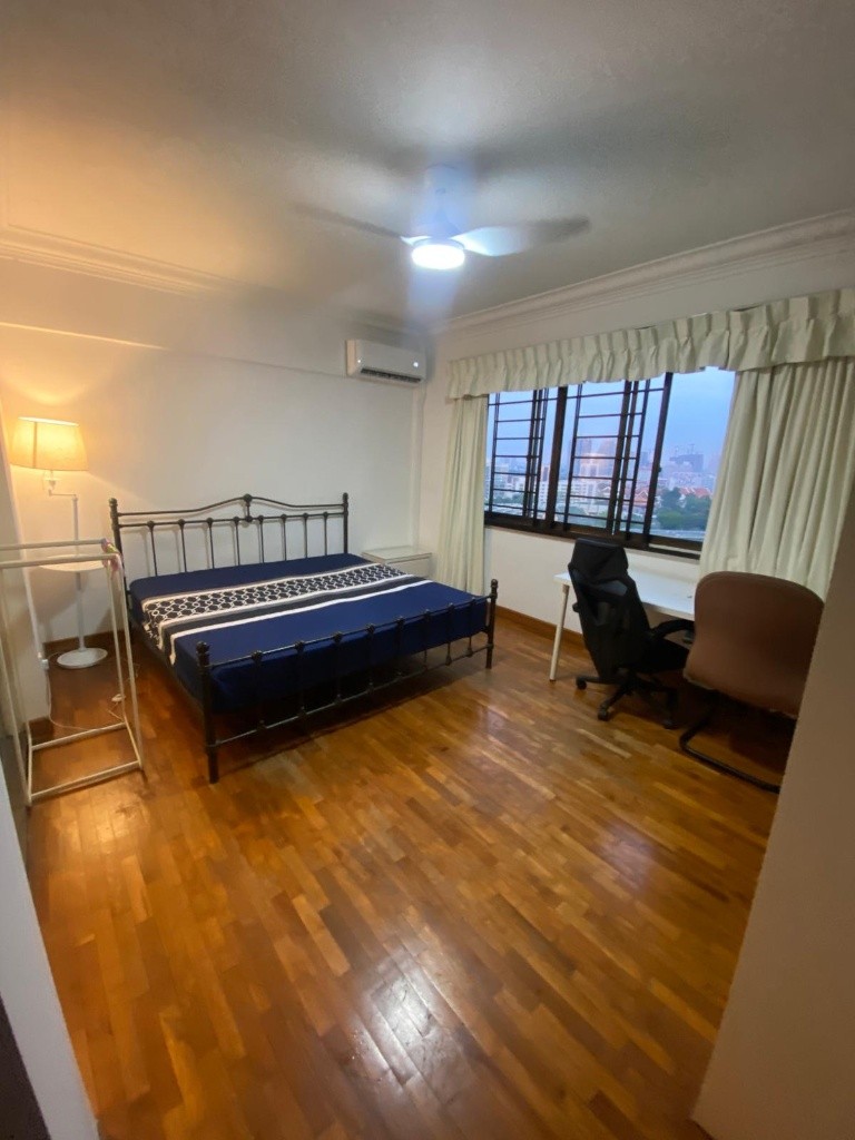 10B BRADELL VIEW - Available on 3 Sep / Master bed Room / 1or 2 person stay / Private Bathroom / WiFi / Aircon / No Owner Staying / No Agent Fee / Cooking Allowed / Near Braddell MRT / Marymount MRT / - Homates Singapore