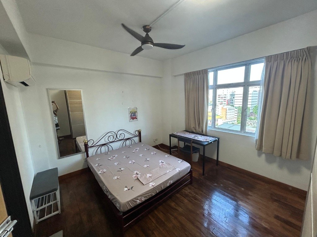 SUMMER GREEN Toa Payoh/ Boon Keng / Novena MRT/ Available Immediate / Min 3 - 12 Month Rental / Include utilities / No owner stay - Novena - Bedroom - Homates Singapore