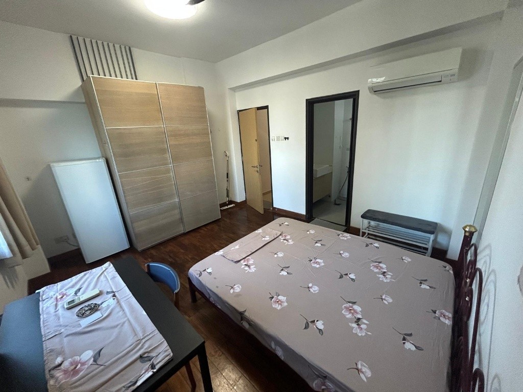 SUMMER GREEN Toa Payoh/ Boon Keng / Novena MRT/ Available Immediate / Min 3 - 12 Month Rental / Include utilities / No owner stay - Novena - Bedroom - Homates Singapore