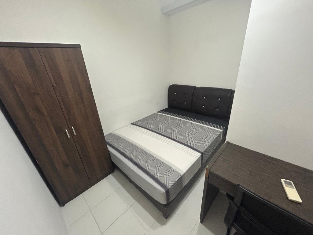 BALESTIER REGENCY 5 Superior Queen Room /1  persons stay/No Owner Staying/Fully Furnished /WIFI/2 Shared Bathroom/allowed Light Cooking/ Balestier / Toa Payoh/Novena MRT/Available Immediate  - Novena  - Homates Singapore