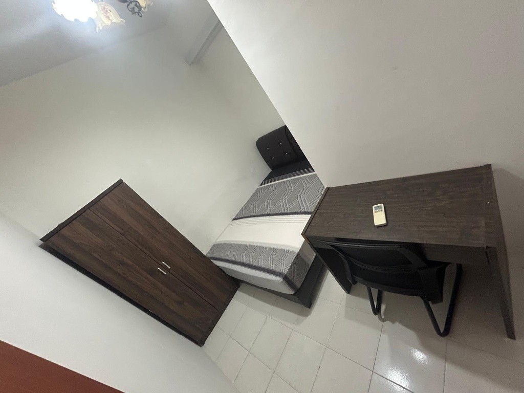 BALESTIER REGENCY 5 Superior Queen Room /1  persons stay/No Owner Staying/Fully Furnished /WIFI/2 Shared Bathroom/allowed Light Cooking/ Balestier / Toa Payoh/Novena MRT/Available Immediate  - Novena  - Homates Singapore