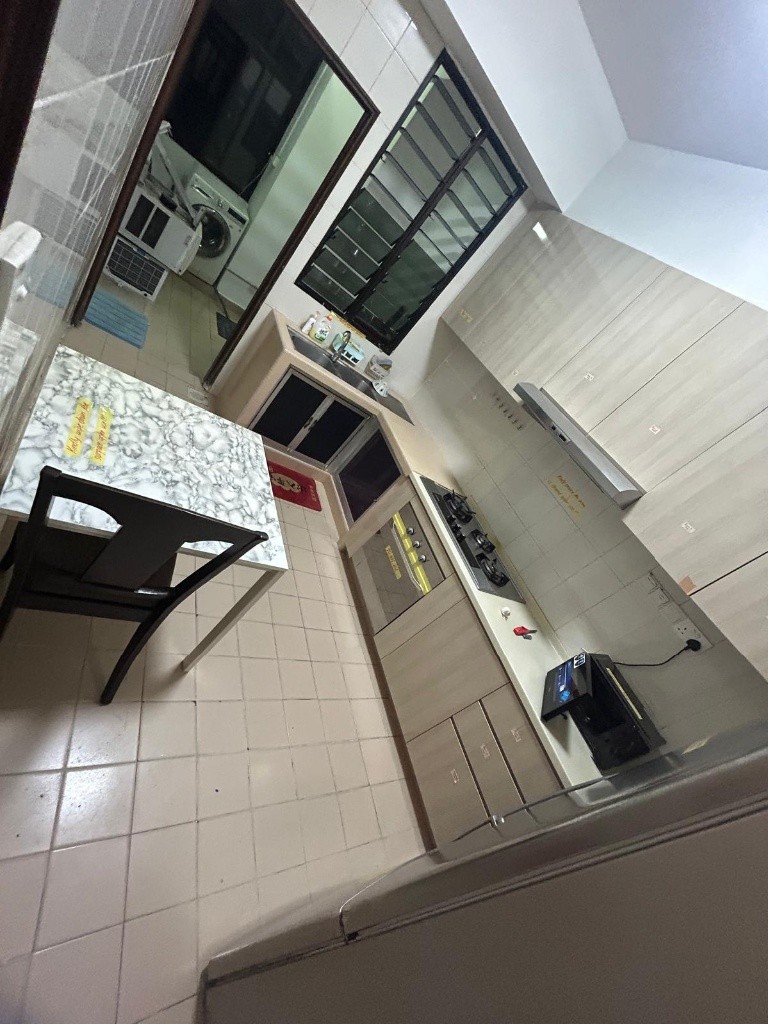 BALESTIER REGENCY 5 Superior Queen Room /1  persons stay/No Owner Staying/Fully Furnished /WIFI/2 Shared Bathroom/allowed Light Cooking/ Balestier / Toa Payoh/Novena MRT/Available Immediate  - Novena  - Homates Singapore