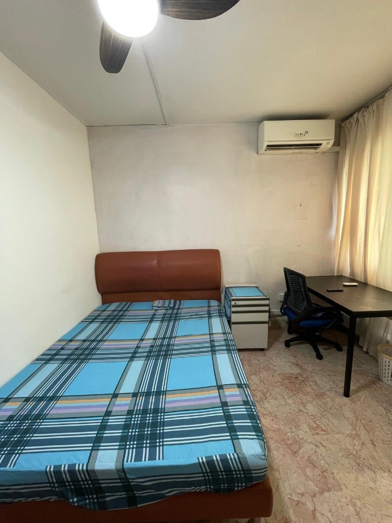 10E 11-20 Immediate Available - Common Room/1 or 2 pax stay/no Owner Staying/No Agent Fee/Cooking allowed / Near Braddell MRT / Marymount MRT / Caldecott MRT - Braddell - Bedroom - Homates Singapore