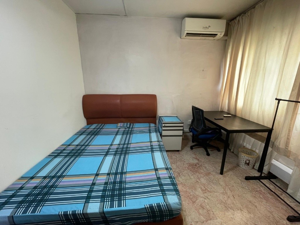 10E 11-20 Immediate Available - Common Room/1 or 2 pax stay/no Owner Staying/No Agent Fee/Cooking allowed / Near Braddell MRT / Marymount MRT / Caldecott MRT - Braddell - Bedroom - Homates Singapore
