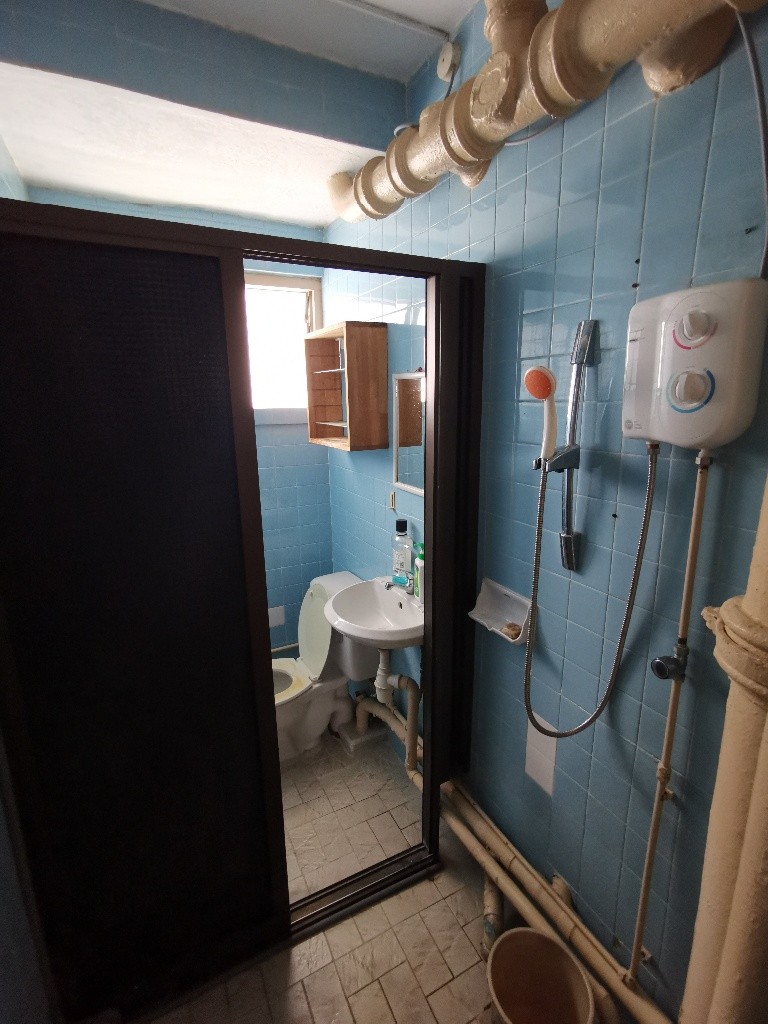 10E 11-20 Immediate Available - Common Room/1 or 2 pax stay/no Owner Staying/No Agent Fee/Cooking allowed / Near Braddell MRT / Marymount MRT / Caldecott MRT - Braddell - Bedroom - Homates Singapore