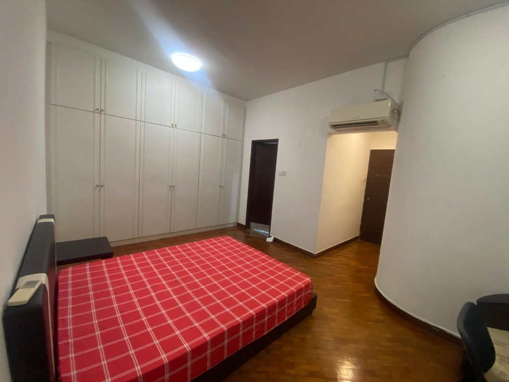 BALESTIER REGENCY Master Bed Room /No Owner Staying/Fully Furnished /WIFI/Own Bathroom/allowed Light Cooking/ Balestier / Toa Payoh/Novena MRT/Available 6 Sep  - Novena - Bedroom - Homates Singapore
