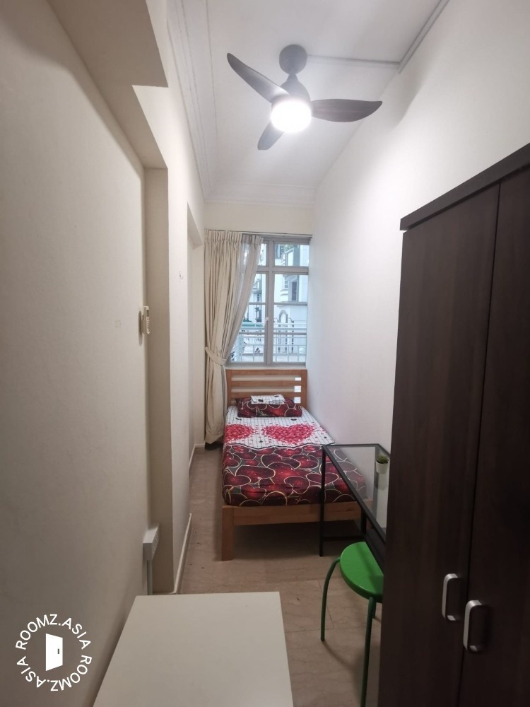 Single room for rent - Pinetree Condominium - Bukit Timah - Bedroom - Homates Singapore