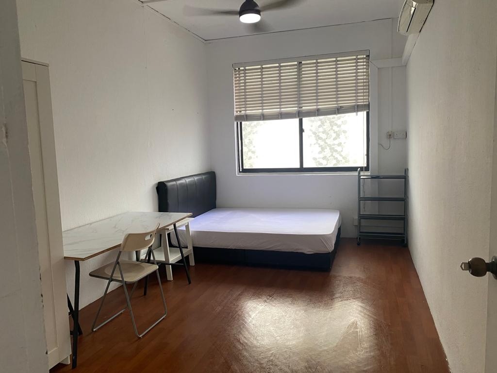 Room for Rent / Tiong Bahru MRT / Common Room / 1 Pax Stay / Available Immediate / RM1 - Tiong Bahru - Flat - Homates Singapore