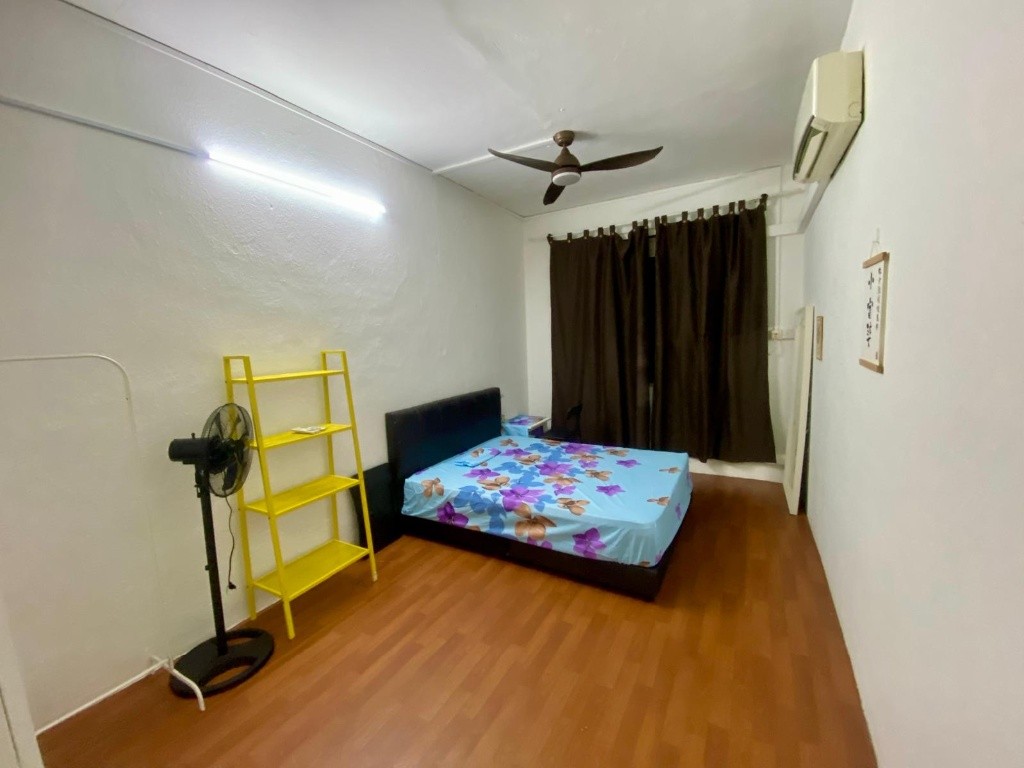 Room for Rent / Tiong Bahru MRT / Common Room / 1 Pax Stay / Available Immediate / RM1 - Tiong Bahru - Flat - Homates Singapore