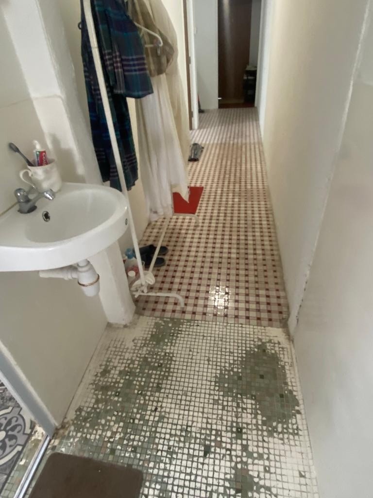Room for Rent / Tiong Bahru MRT / Common Room / 1 Pax Stay / Available Immediate / RM1 - Tiong Bahru - Flat - Homates Singapore