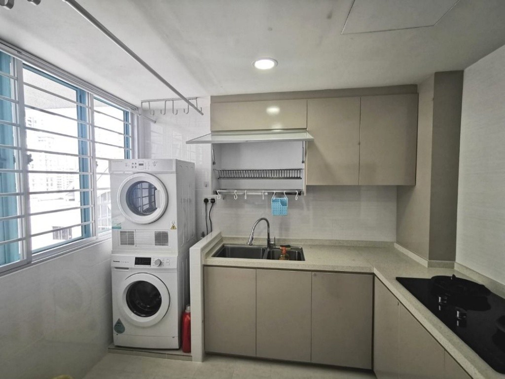 VICTORY HEIGHTS Middle Room /1 persons stay/No Owner Staying/Fully Furnished /WIFI/2 Shared Bathroom/allowed Light Cooking/ Balestier / Toa Payoh/Novena MRT/ Available on Immediately - Toa Payoh - Fla - Homates Singapore