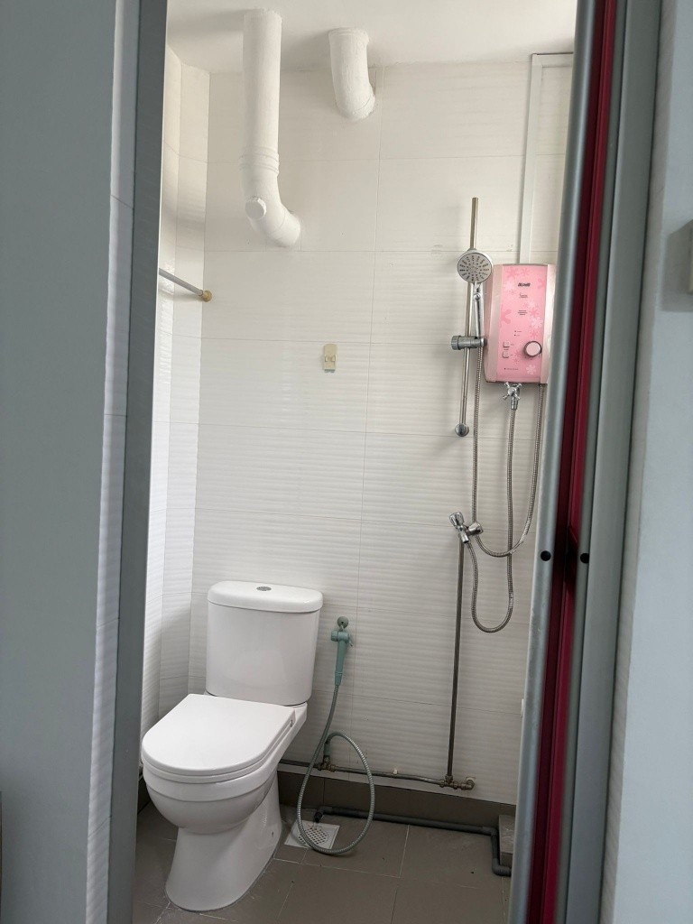 🏡 Spacious Master Room @ Bukit Gombak - Bukit Gombak - Bedroom - Homates Singapore