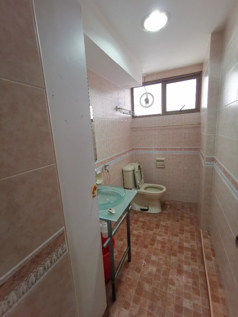 ROOM FOR RENT AT 10E BRADDELL VIEW #13-19 - Toa Payoh - Flat - Homates Singapore