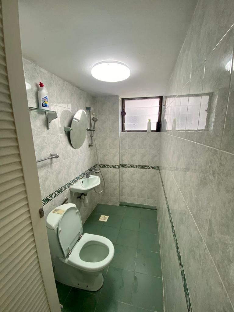 Common Room / Near Clementi, Dover &amp; Buona Vista MRT / 1-2 Pax Stay / Available 3 Nov / No Owner Stay - Bukit Timah - Flat - Homates Singapore